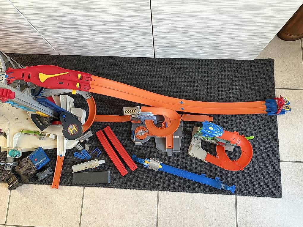 Hot Wheels Giocattoli: Hot Wheels Auto Garage / Auto / Spielzeug – Usato da Reitnau venduto da rko_29kn 4