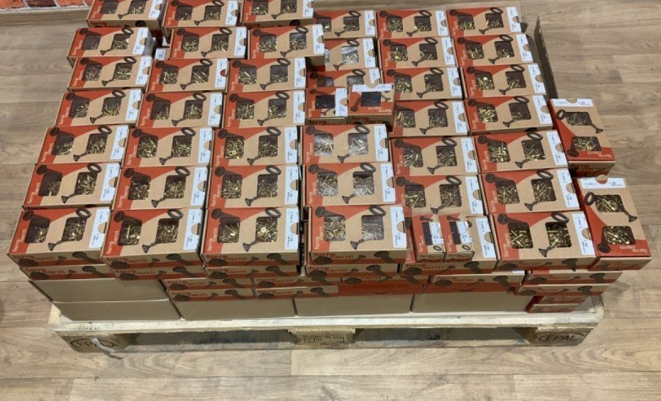 Tutti gli attrezzi: Holzschrauben 5x30 Holzschrauben – Nuovo e nell'imballaggio originale da Buchs SG venduto da sem_vd5r