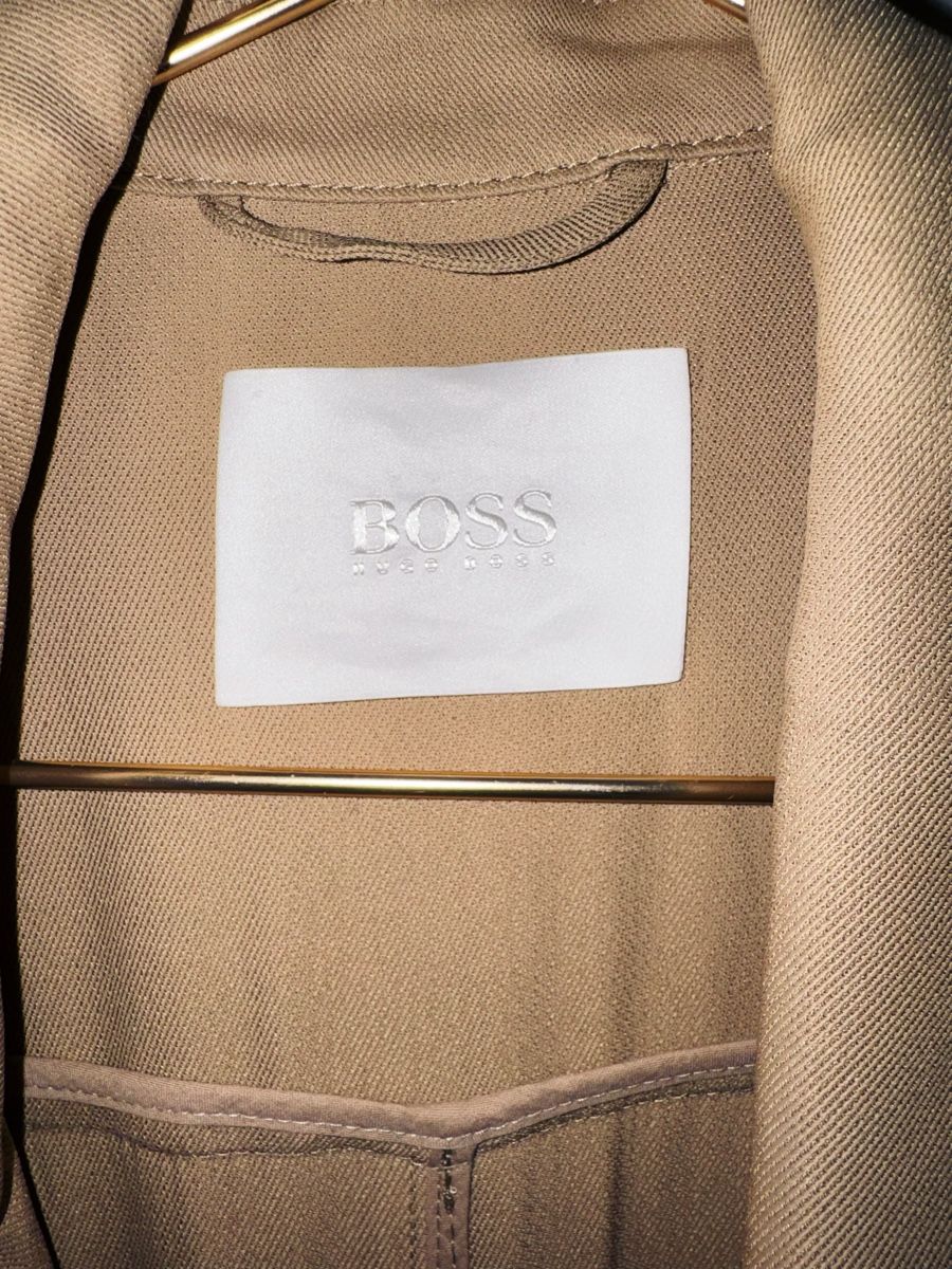 Hugo Boss Cappotti: Trenchcoat beige – Nuovo (secondo la descrizione) da Basel venduto da Mxnai 3
