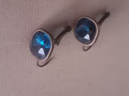 Elegante Ohrringe mit blauem Stein - Schmuck für den Sommer!