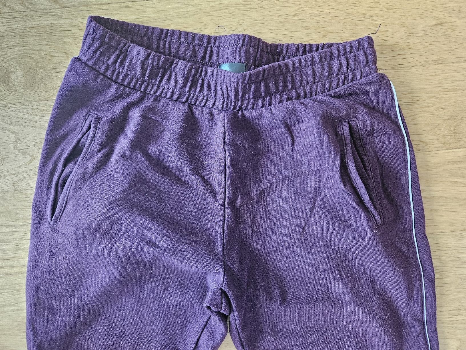 Hosen: Trainerhose, XS Lila mit Streifen - Top Zustand! – Gebraucht aus Abtwil AG von Ayline.a8 1
