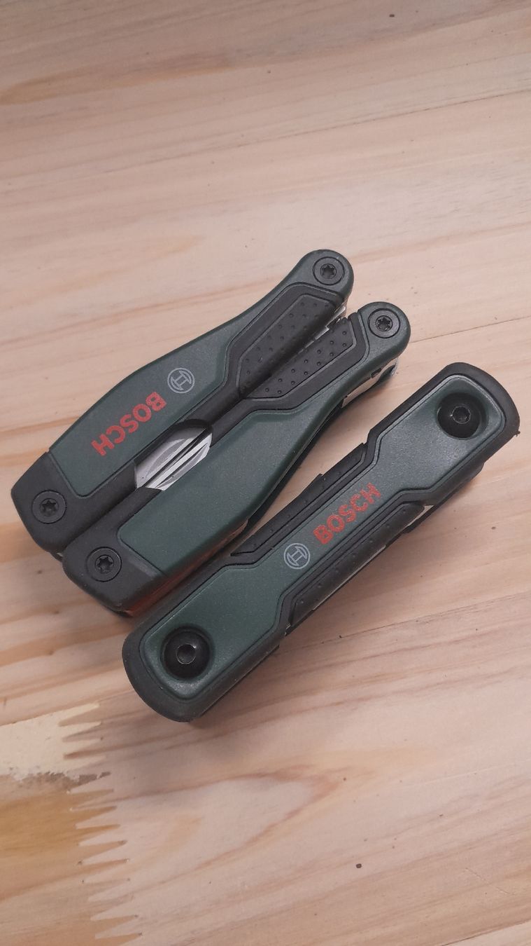 Bosch Tutti gli attrezzi: Bosch outil multifonction avec accessoires – Usato da Poliez-Pittet venduto da wilmout3 5