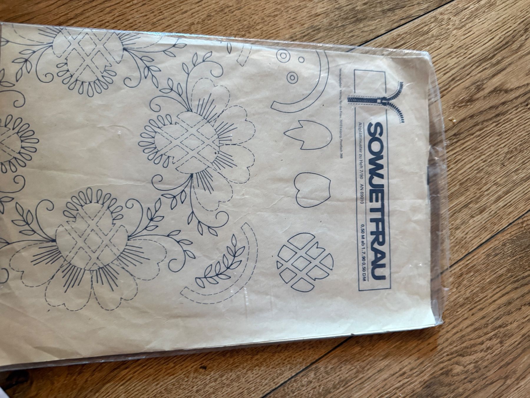 Bücher: Gemischtes Stickmuster Konvolut Blüten decken decke – Gebraucht aus Buchs SG von Billikatze5 4
