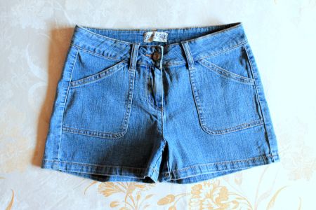 John F. Gee * Jeans SHORTS / Hotpants  36  S  neuwertig