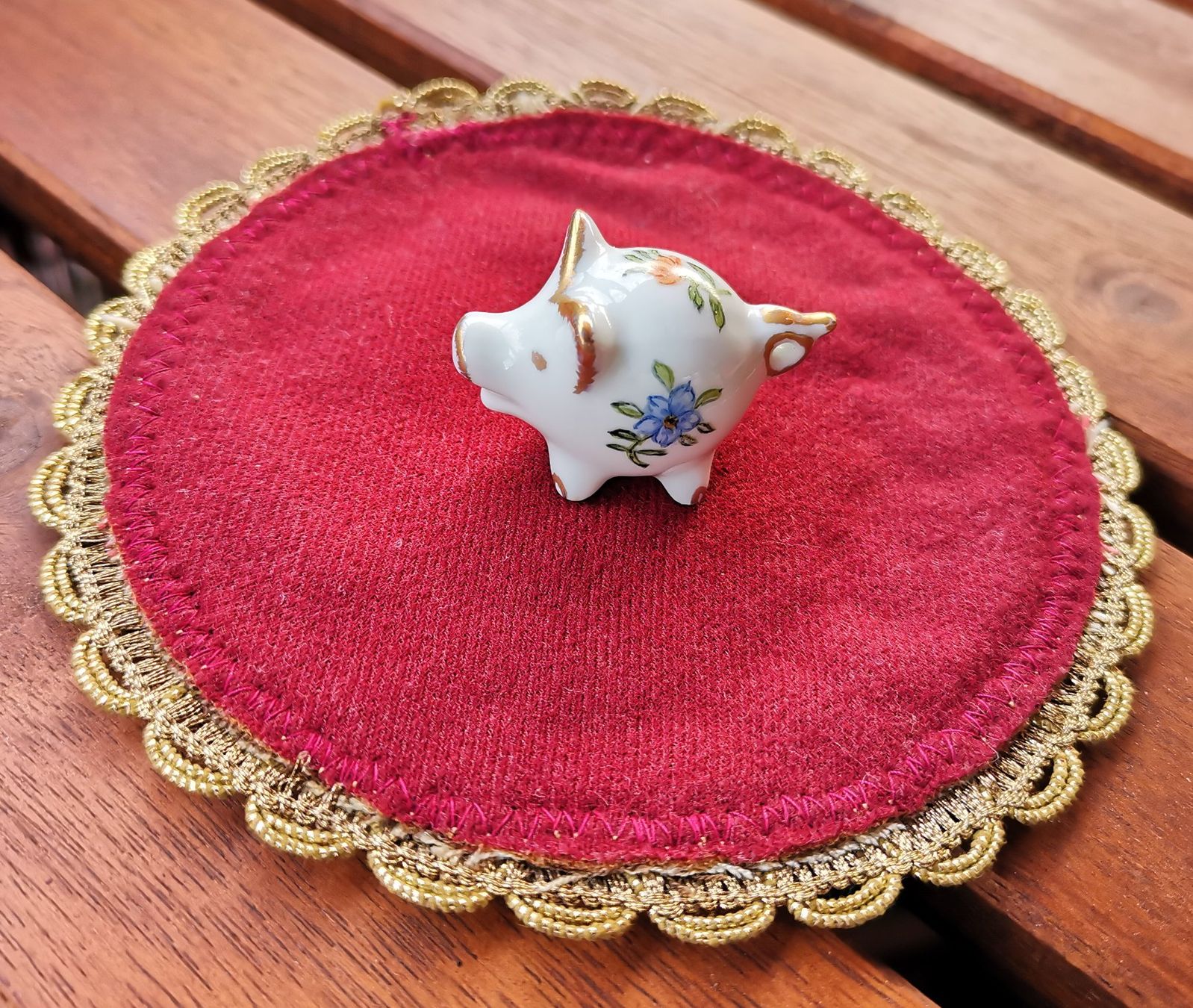Statuette: Setzkasten Figur Schweinchen – Usato da Zürich venduto da Pokiemon 1