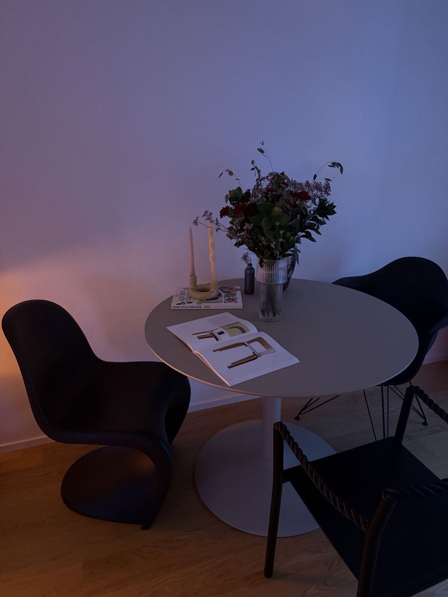 Tables: Runder Esstisch von Westwing Hellbeige Matt – D'occasion à Basel par ari_y9pj 2
