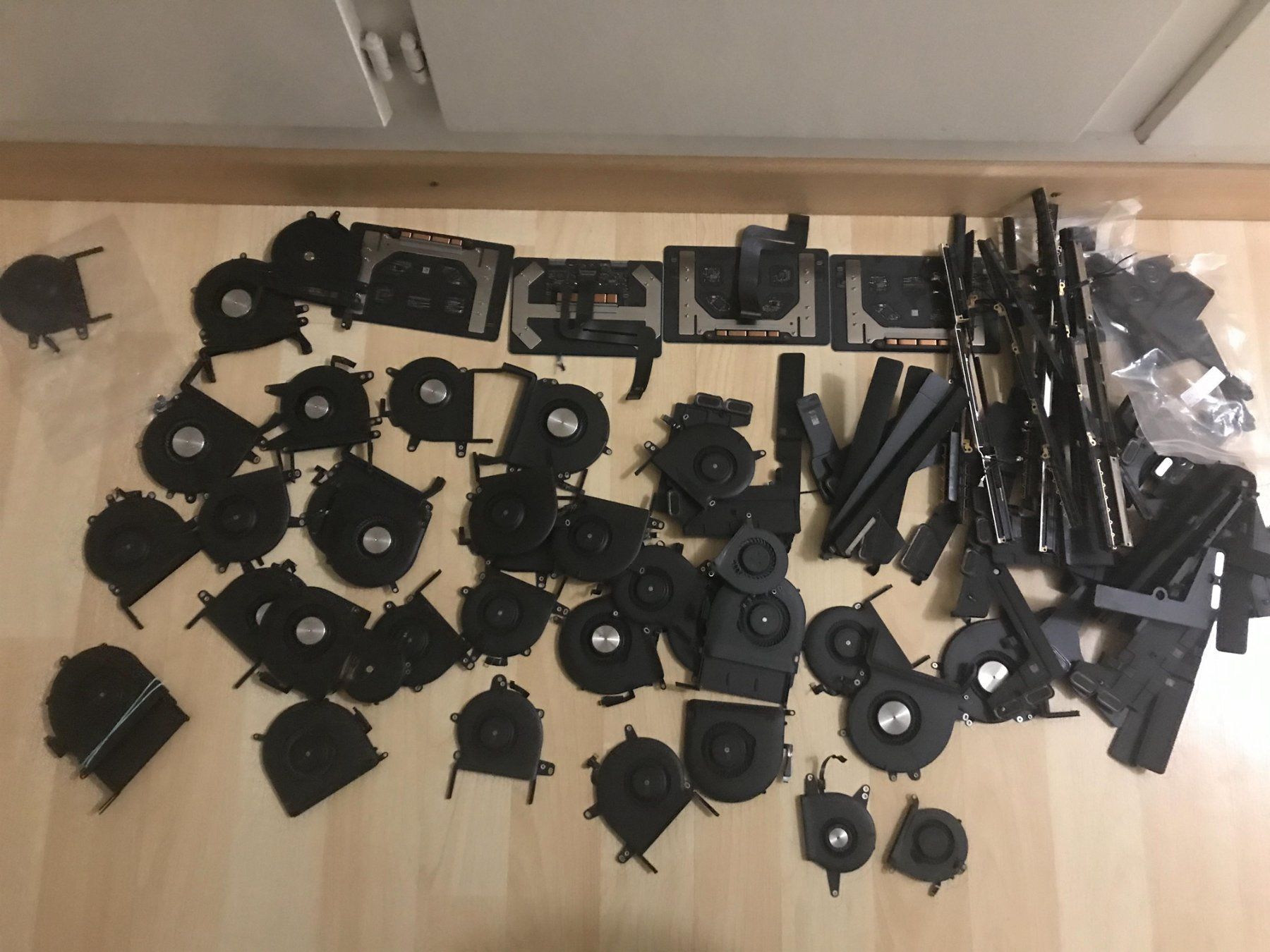 Apple PC: Apple  Ersatzteile – Usato da Nussbaumen AG venduto da Senico