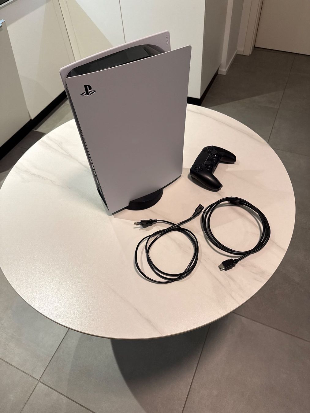 Sony Consoles: Ps5 disk Edition – D'occasion à Roveredo GR par joh_9xxf