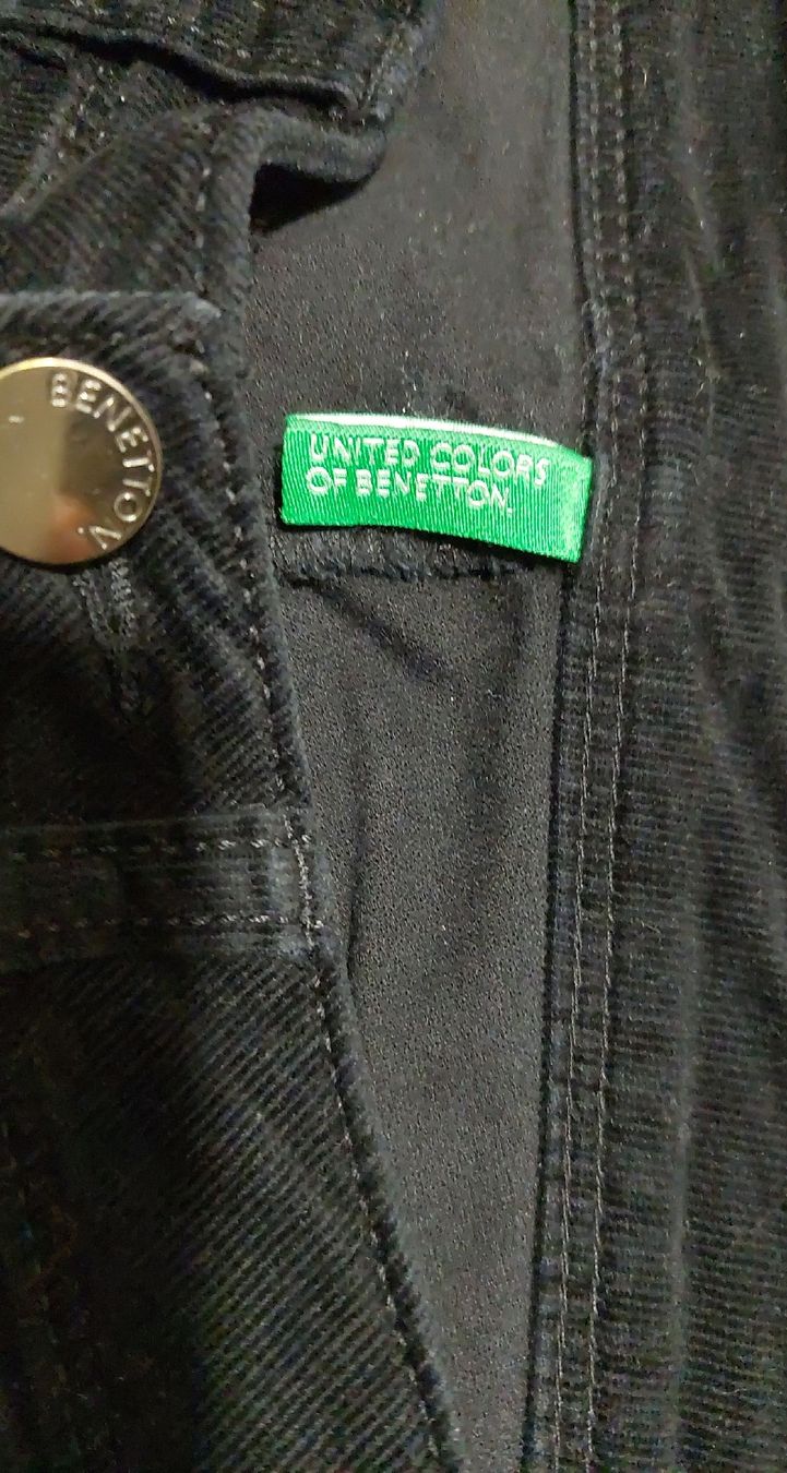 Benetton Pantaloni: Schwarze Cordhose Benetton Gr. 36 – Usato da Gwatt (Thun) venduto da Letzte-Chance-II 1