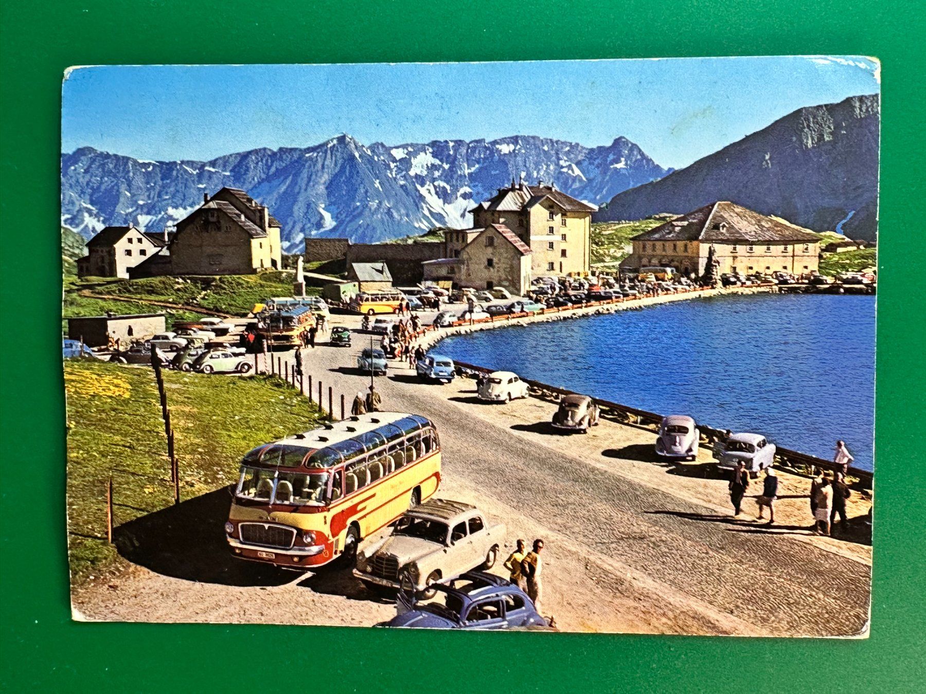 Cartes postales: Gotthard-Passhöhe - Oldtimer Busse und Autos !!! – D'occasion à Steg VS par danwer74