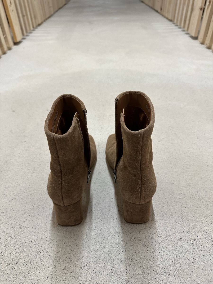 Clarks Chaussures femmes: Wildlederstiefel Gr.38 – D'occasion à Regensdorf par sofia681 1