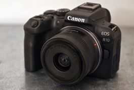 Canon R10 + 15-45 mm inkl. OVP