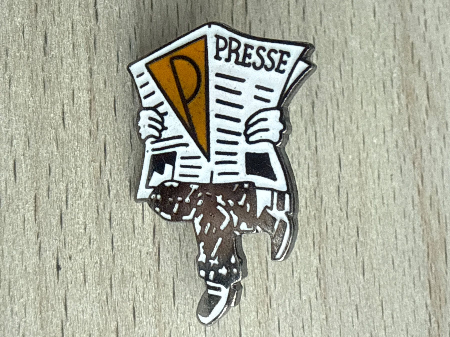 Placchette & Badge: Pin Presse – Usato da Glattbrugg venduto da Schweigmatt