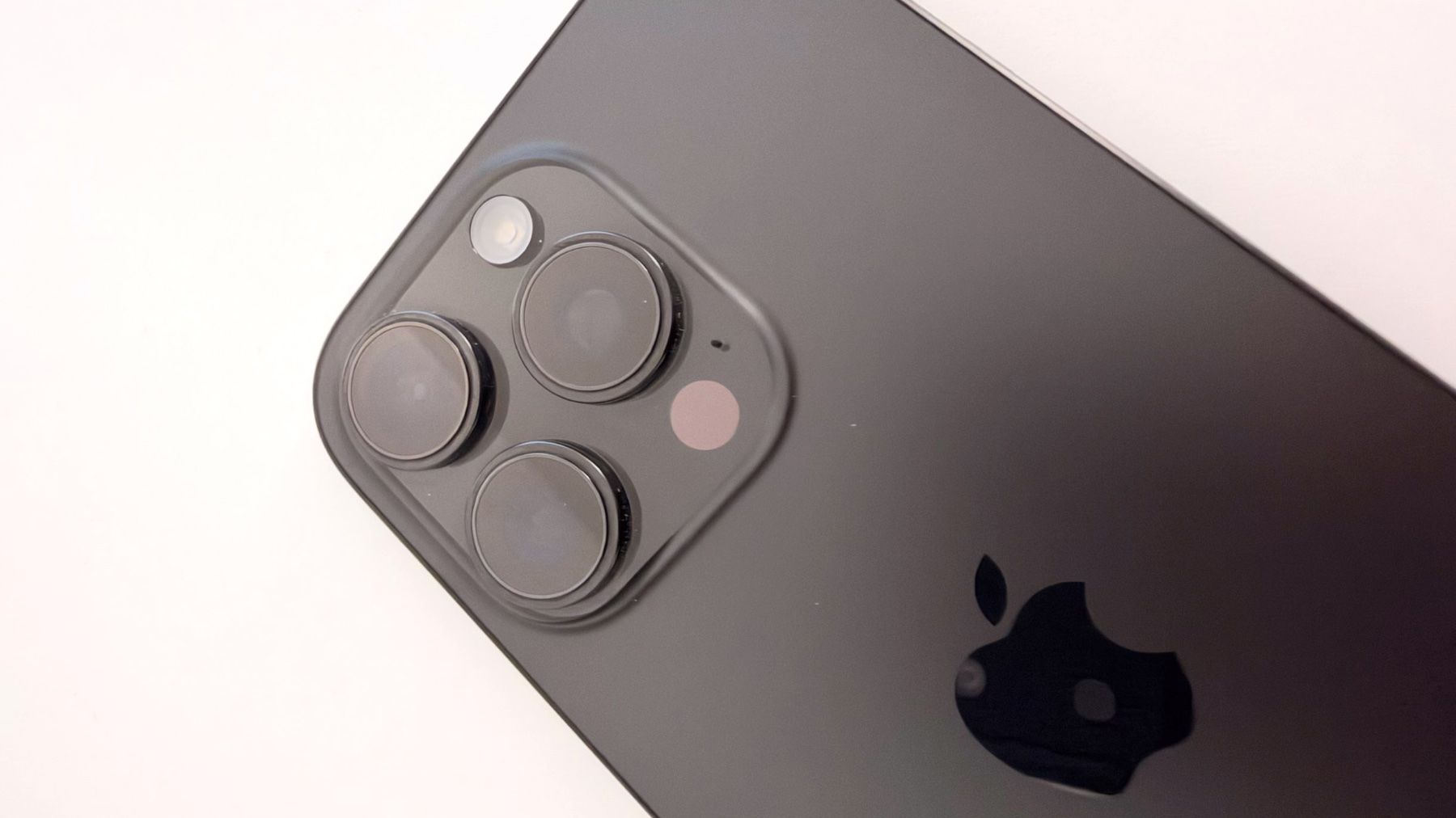 Apple Telefoni cellulari / Smartphones: iPhone 16 Pro, Black Titanium, 256GB – Usato da Zürich venduto da skywa7ker 7