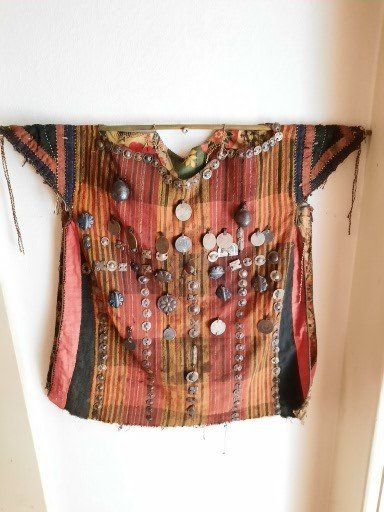 Blusen, T-Shirts & Tops: Tunique – Gebraucht aus Vevey von Huberthemarie