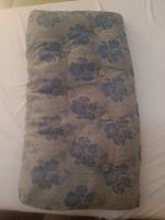 Kissen Blumenmuster blau grau