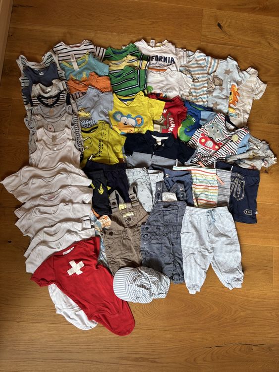 Lotti & Set di vestiti: XXL-Kleiderpaket Junge Sommer Gr. 74 – Usato da Ramosch venduto da xavi11