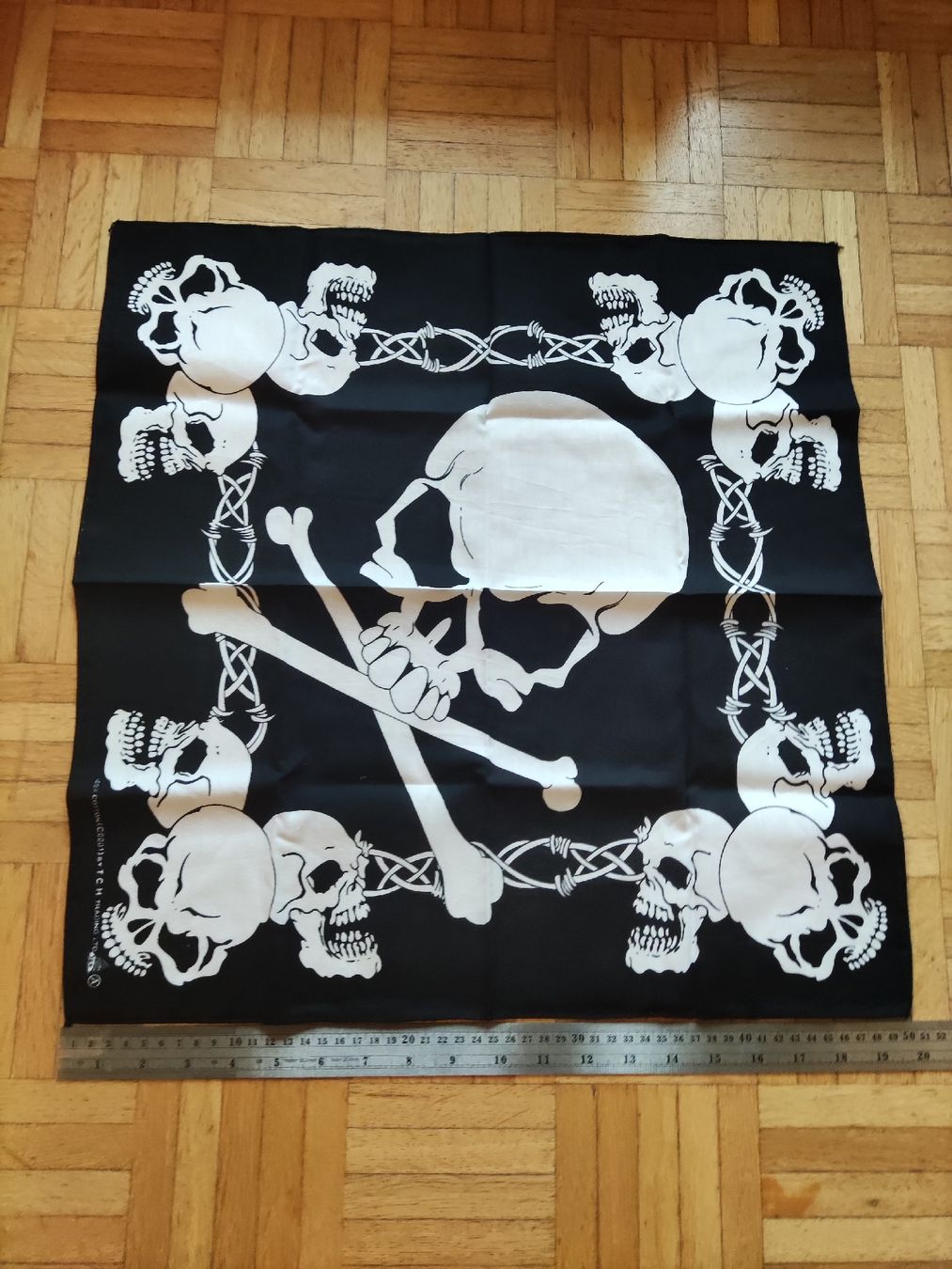 Stoffe: Skull Tuch – Neu (gemäss Beschreibung) aus Laufen von Sunjupite7