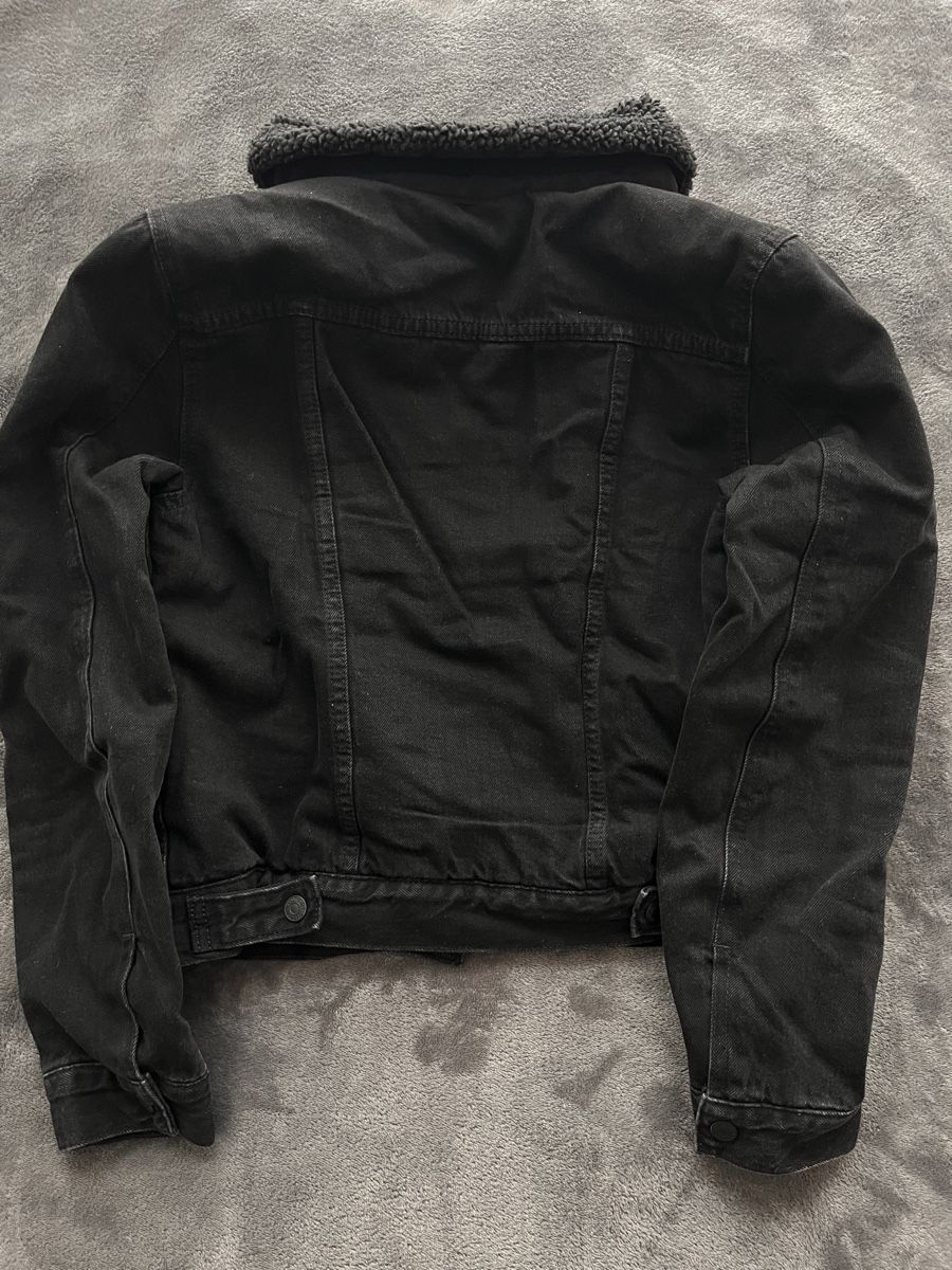 Levi's Jacken: Veste en jean Levi's noire doublée, taille S – Neu (gemäss Beschreibung) aus Meyrin von  3