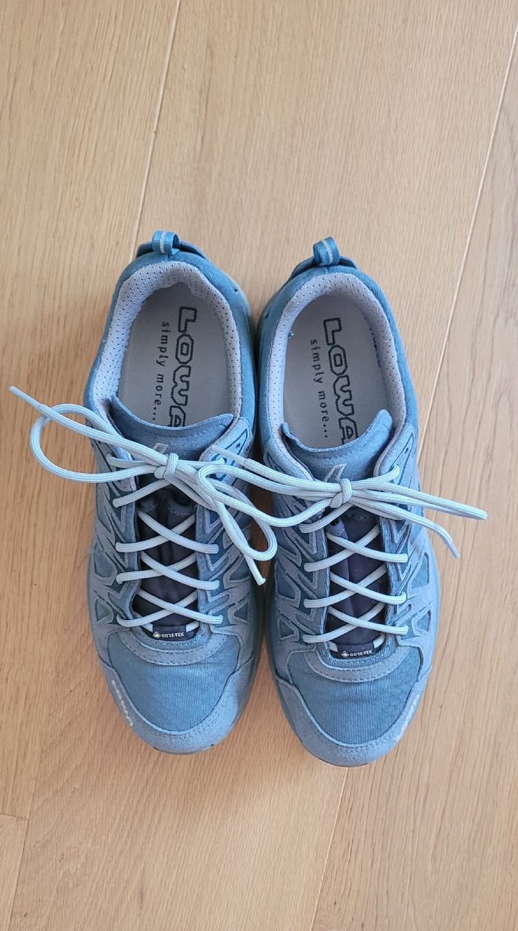 Lowa Chaussures femmes: Lowa Trekkingschuhe Gr. 6.5 – D'occasion à Feusisberg par Pingui55 7