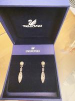 Ohrringe Swarovski silberfarben mit Kristallen in Box
