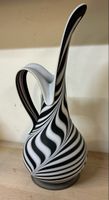 Kunstglas Vase Kanne Zebra-Look schwarz-weiss mundgeblasen