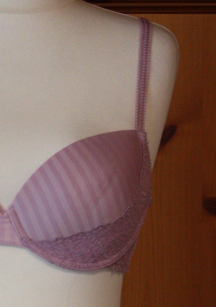 Altra biancheria intima: BH lila Gr. L (15) – Usato da Flüelen venduto da Diversicum-Textil 1