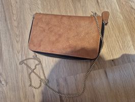 Geldbörse braun mit Kette