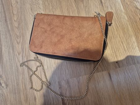 Geldbörse braun mit Kette