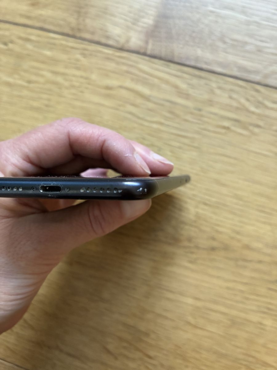 Apple Telefoni cellulari / Smartphones: Apple iPhone SE 64GB schwarz gebraucht – Usato da Römerswil LU venduto da nadj27 5