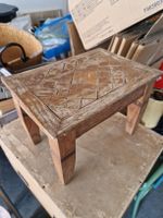 Kleiner Holzhocker mit Intarsien gebraucht antik 