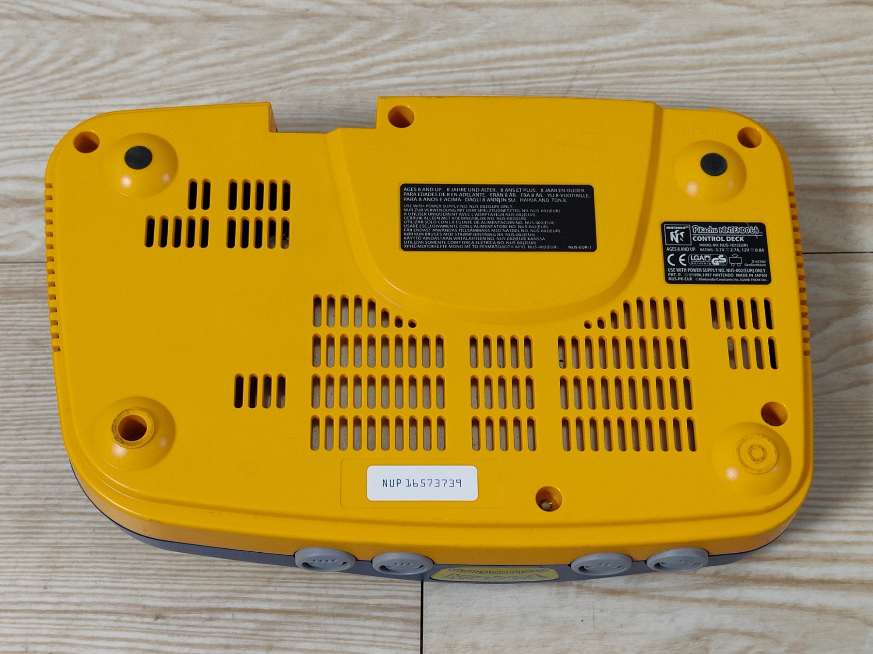 Nintendo Consoles: Console Nintendo 64 "Édition Pokémon Pikachu" + Peluche – D'occasion à Châtelaine par Chompis 3