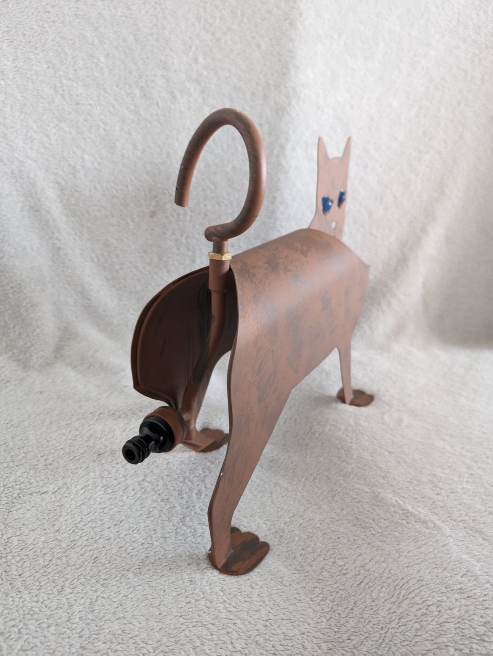 Statuette: Witziger süsser Garten Sprinkler Katze – Nuovo e nell'imballaggio originale da Oberegg venduto da MR-shop 1