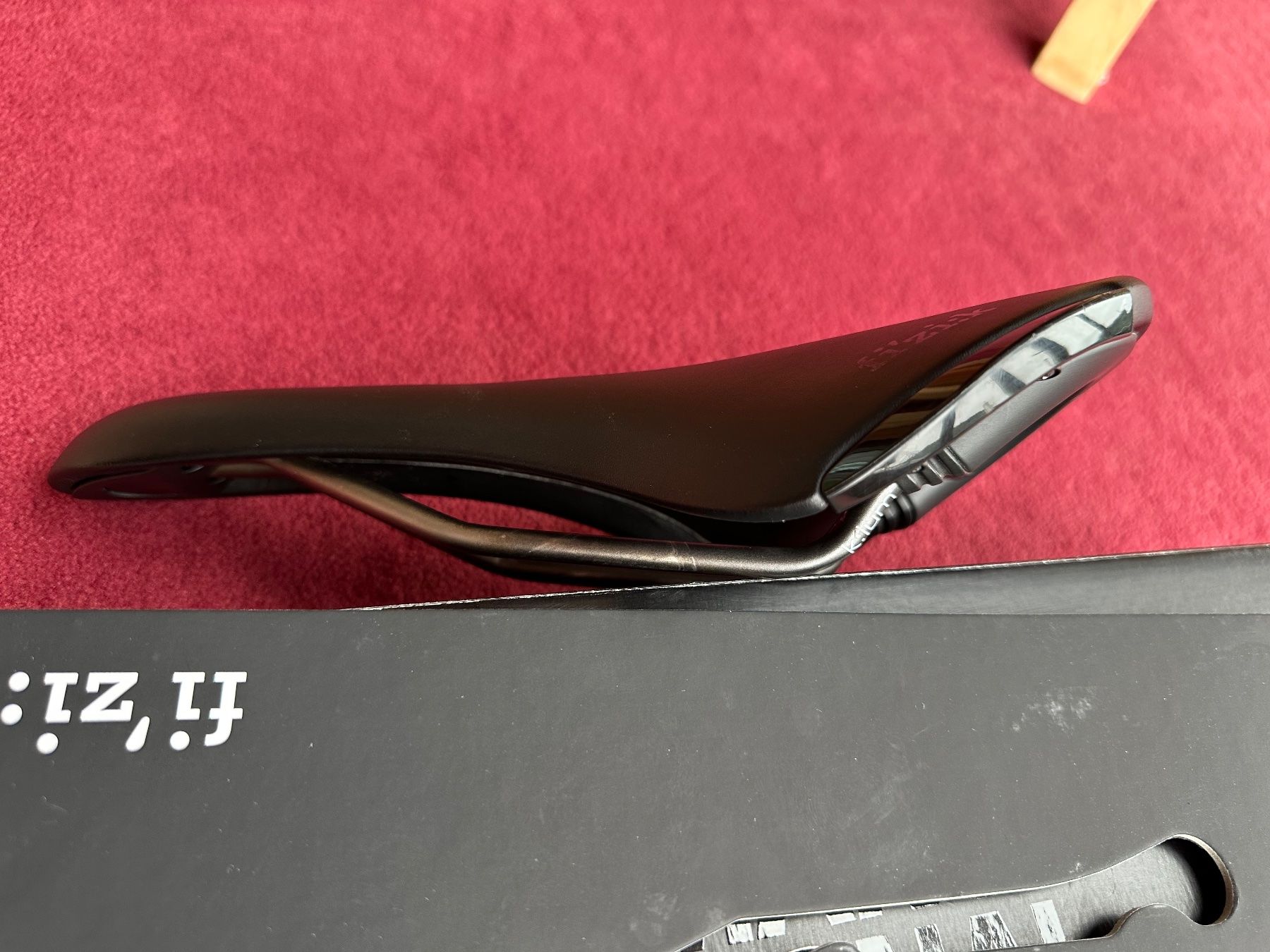Selle & Accessori: Fizik Aliante R3 Open – Usato da Lenzburg venduto da Cazador 3