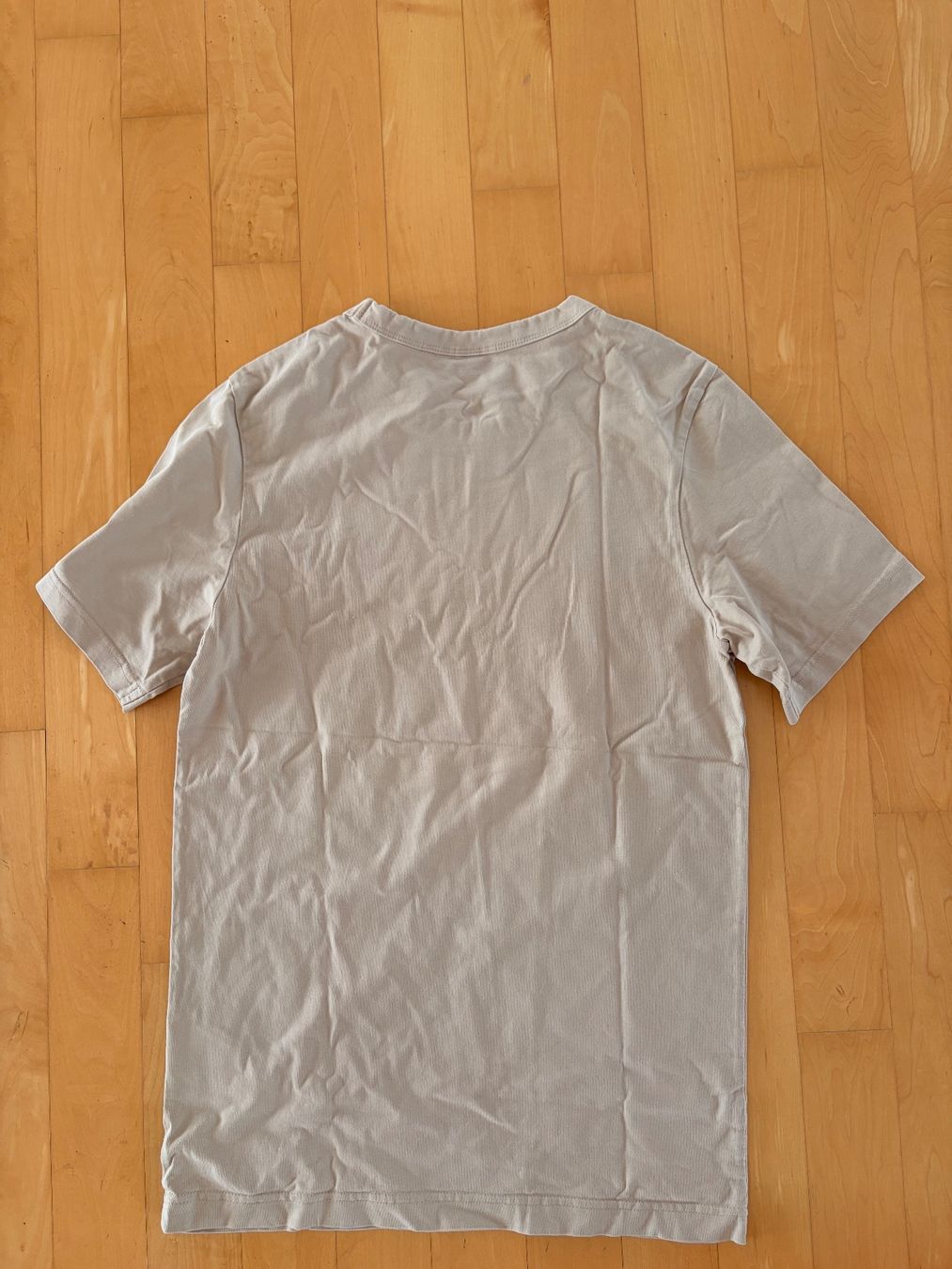 Weekday T-Shirts: Weekday beiges T-Shirt – Gebraucht aus Urdorf von roses202 1