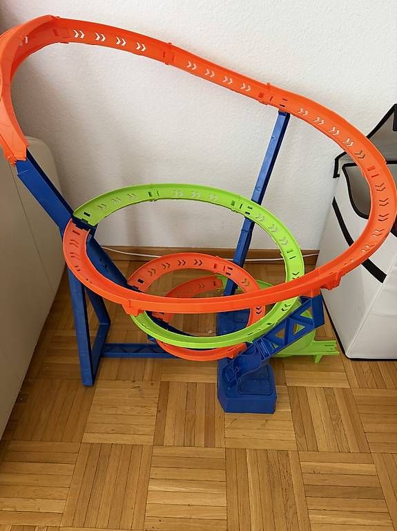 Giocattoli: Hot Wheels Crash-Spirale, zu verschenken – Usato da Wil SG venduto da arj_8hhq