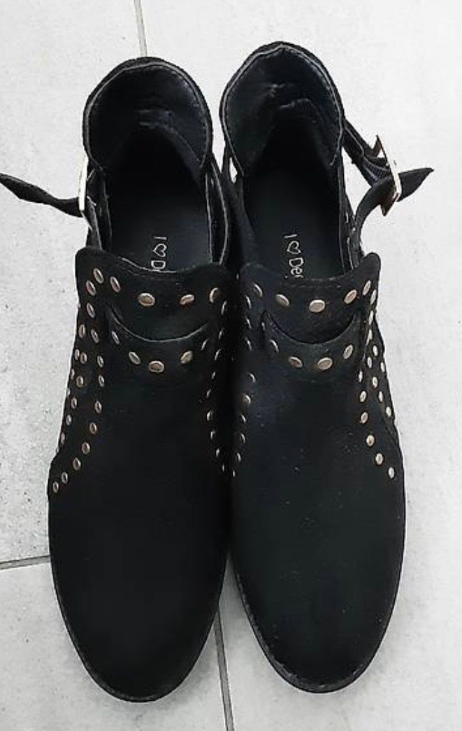 Scarpe da donna: Neu Schuhe – Nuovo (secondo la descrizione) da Brittnau venduto da silva_claudia