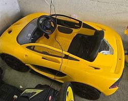 Kinder Elektroauto Sportwagen gelb mit Akku