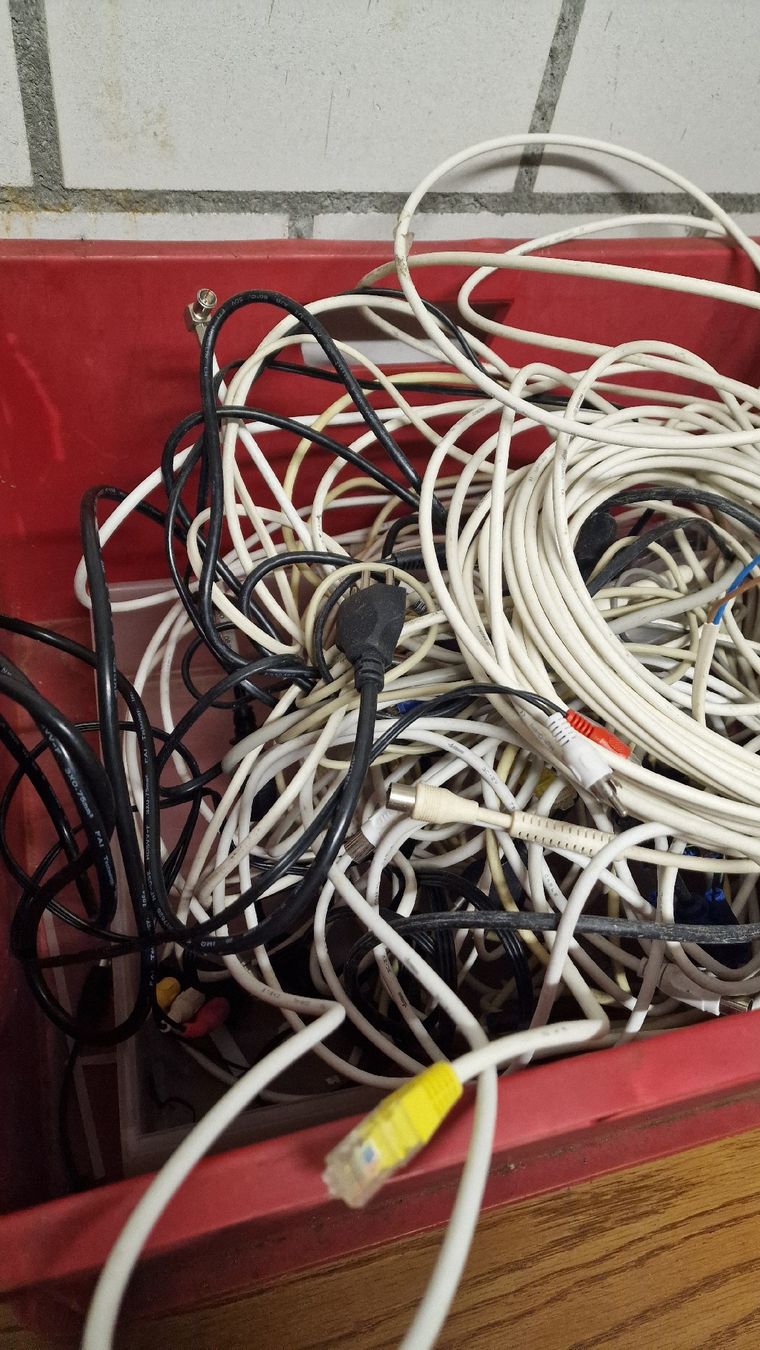 Cavi: Div Kabel günstig abzugeben – Usato da Urtenen-Schönbühl venduto da Saints67 1
