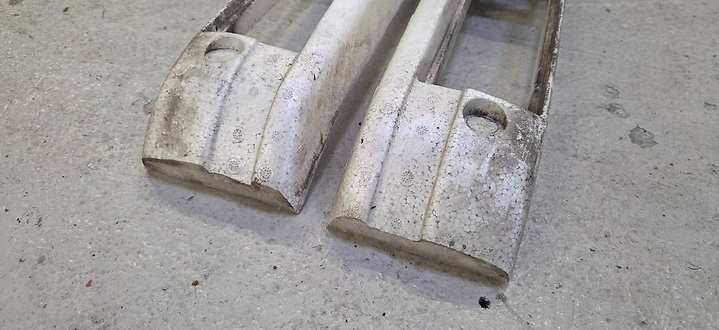 BMW Tutti pezzi di ricambio auto: Renfort de pare-choc avant BMW M3 e30 – Usato da Apples venduto da mistral28 3