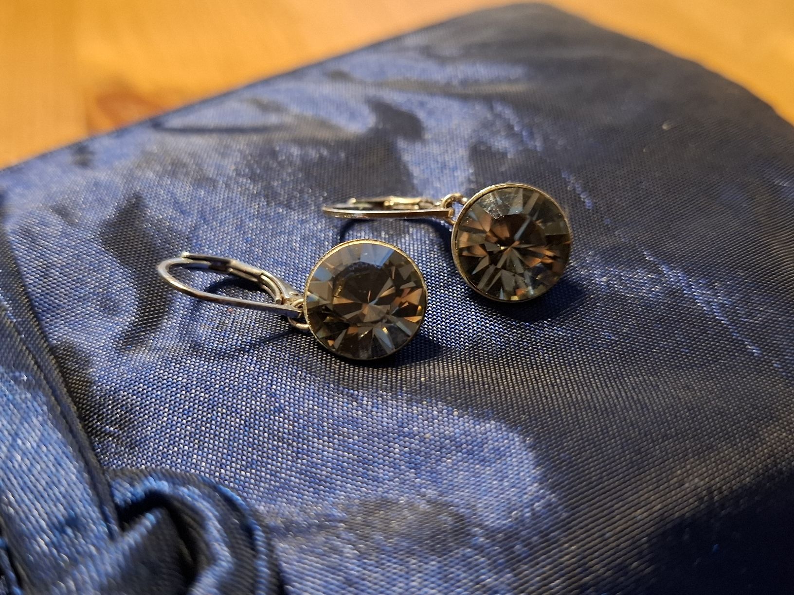 Boucles d'oreille: Elegante Ohrringe, neuwertig – D'occasion à Luzern par wvg_lt6m 1