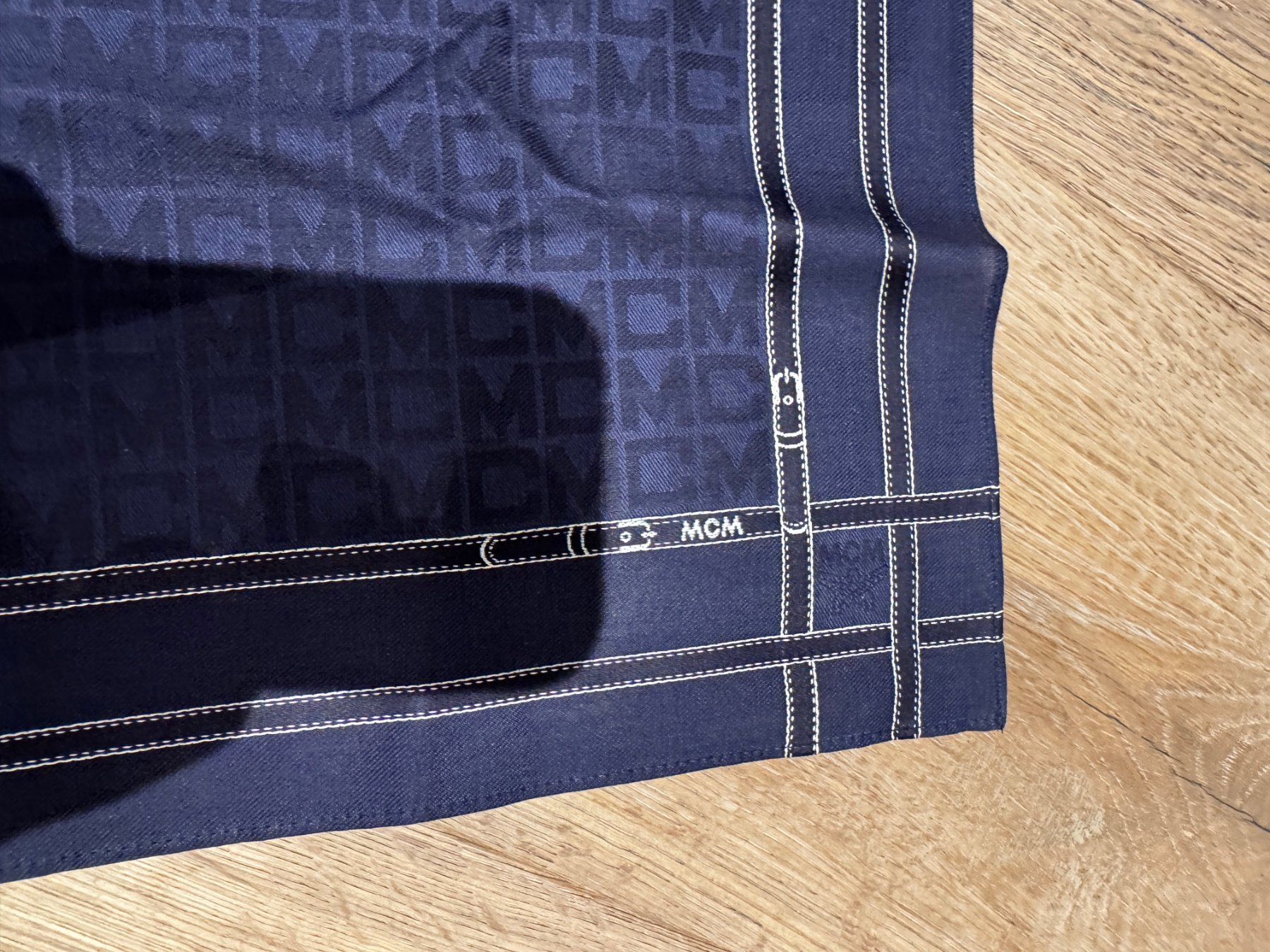 Mcm Foulards, Tücher & Schals: Neu Original MCM Tuch 47x47cm – Neu (gemäss Beschreibung) aus Wangen SZ von Rol_20 1