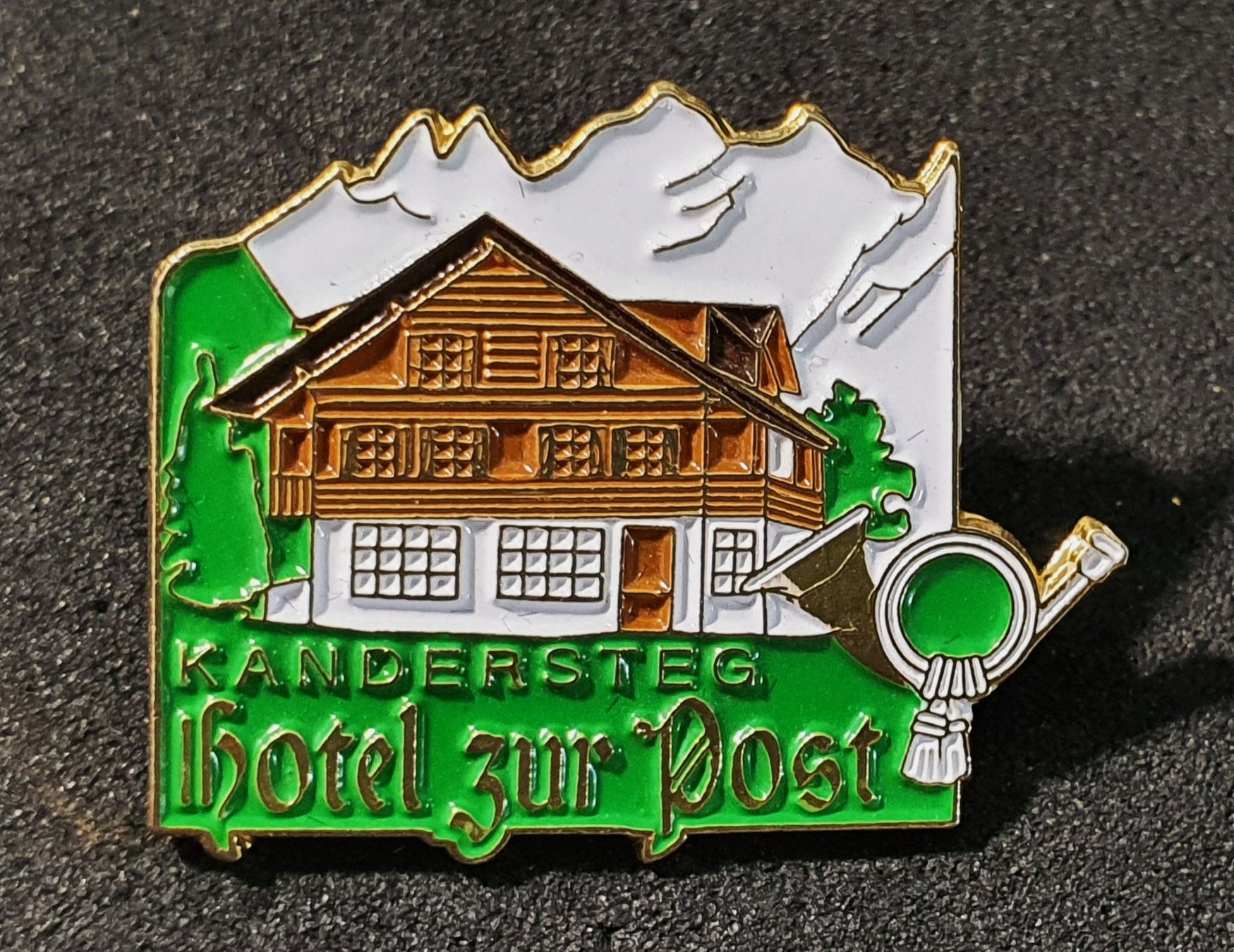 Placchette & Badge: CC845 - Pin Kandersteg Hotel zur Post / Posthorn – Usato da Reinach BL venduto da Boston-Verkauf