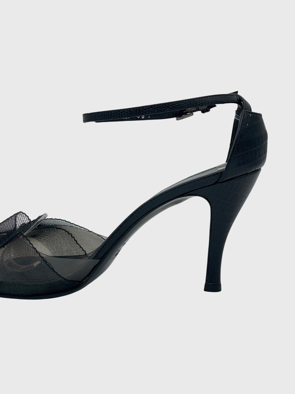 Armani Scarpe da donna: Armani Mesh Bow Sandale mit Absatz EU 39 Schwarz – Usato da Zürich venduto da shoe_shop 4