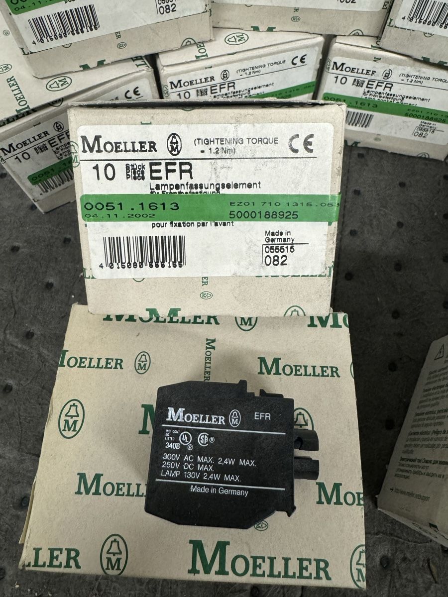 Componenti elettronici: Grosser Posten Moeller Lampenfassungen – Nuovo e nell'imballaggio originale da Boswil venduto da BoobieButt 1