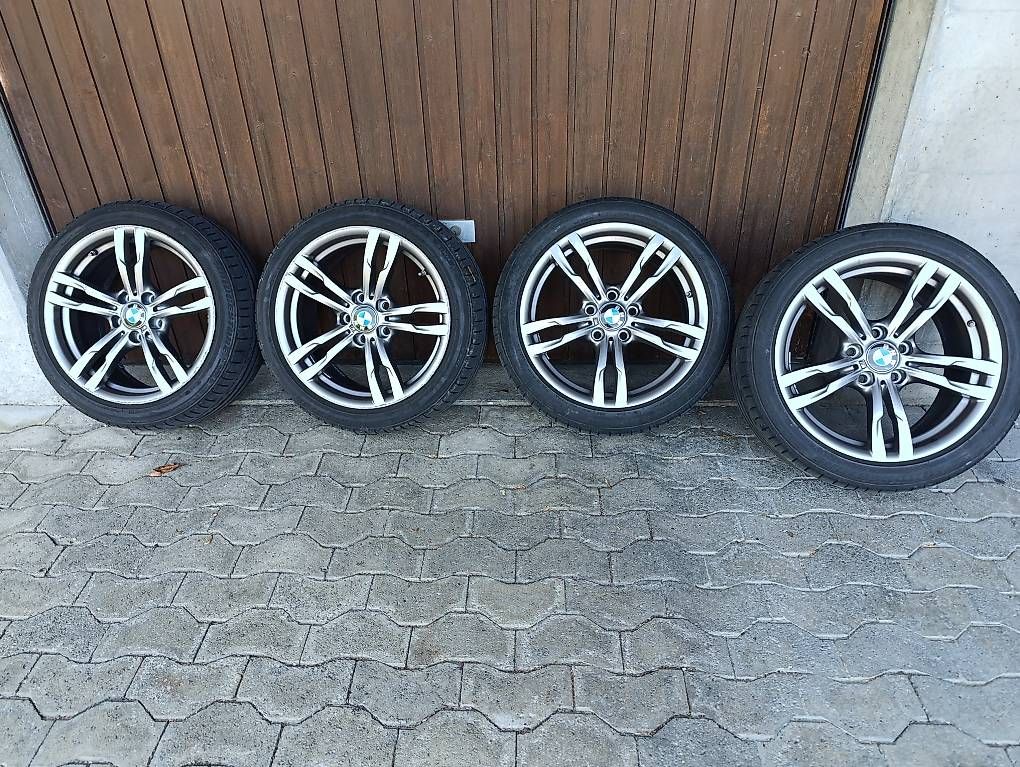 Pneus & Kompletträder: BMW F30 originale Räder 18 zoll – Gebraucht aus niederuzwil von Buneta