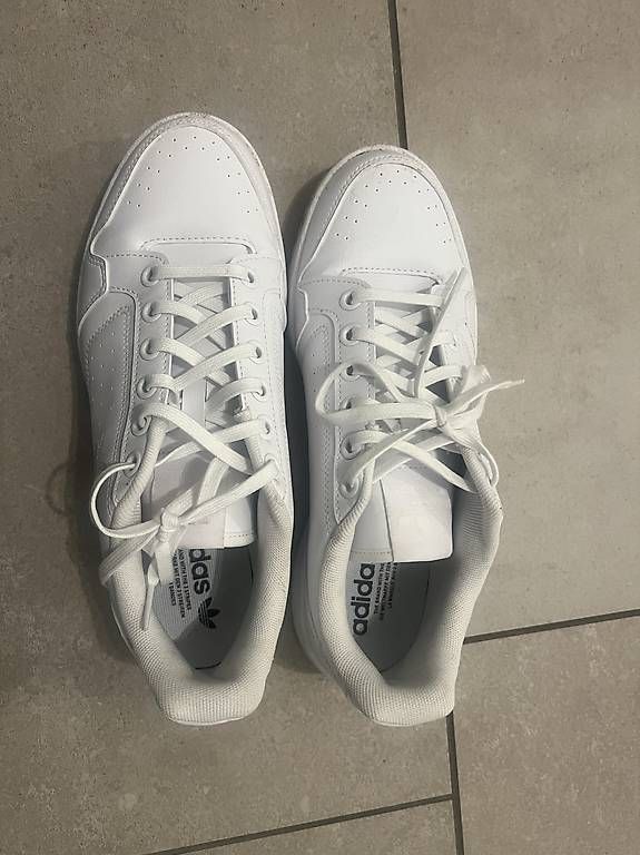 Herrenschuhe: ADIDAS WEISSE SNEAKER – Gebraucht aus Winterthur von keb_77j9 1