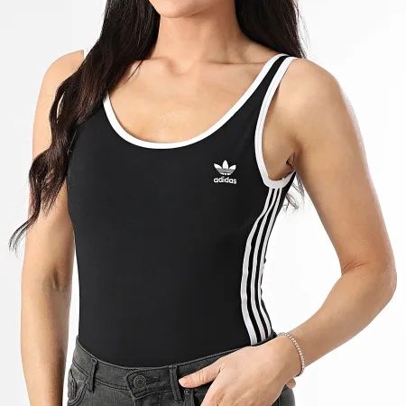 Adidas Tops: Adidas Bodysuit - Black & White - Size S☀️ – D'occasion à solothurn par mil_ja.t 1