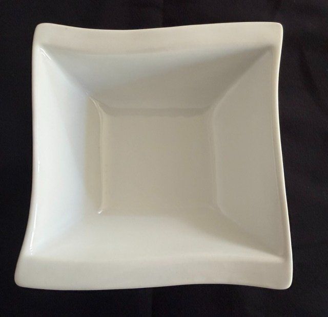 Set di piatti: Tafelservice 70 Teilig – Usato da Buch am Irchel venduto da 19HCD21 6