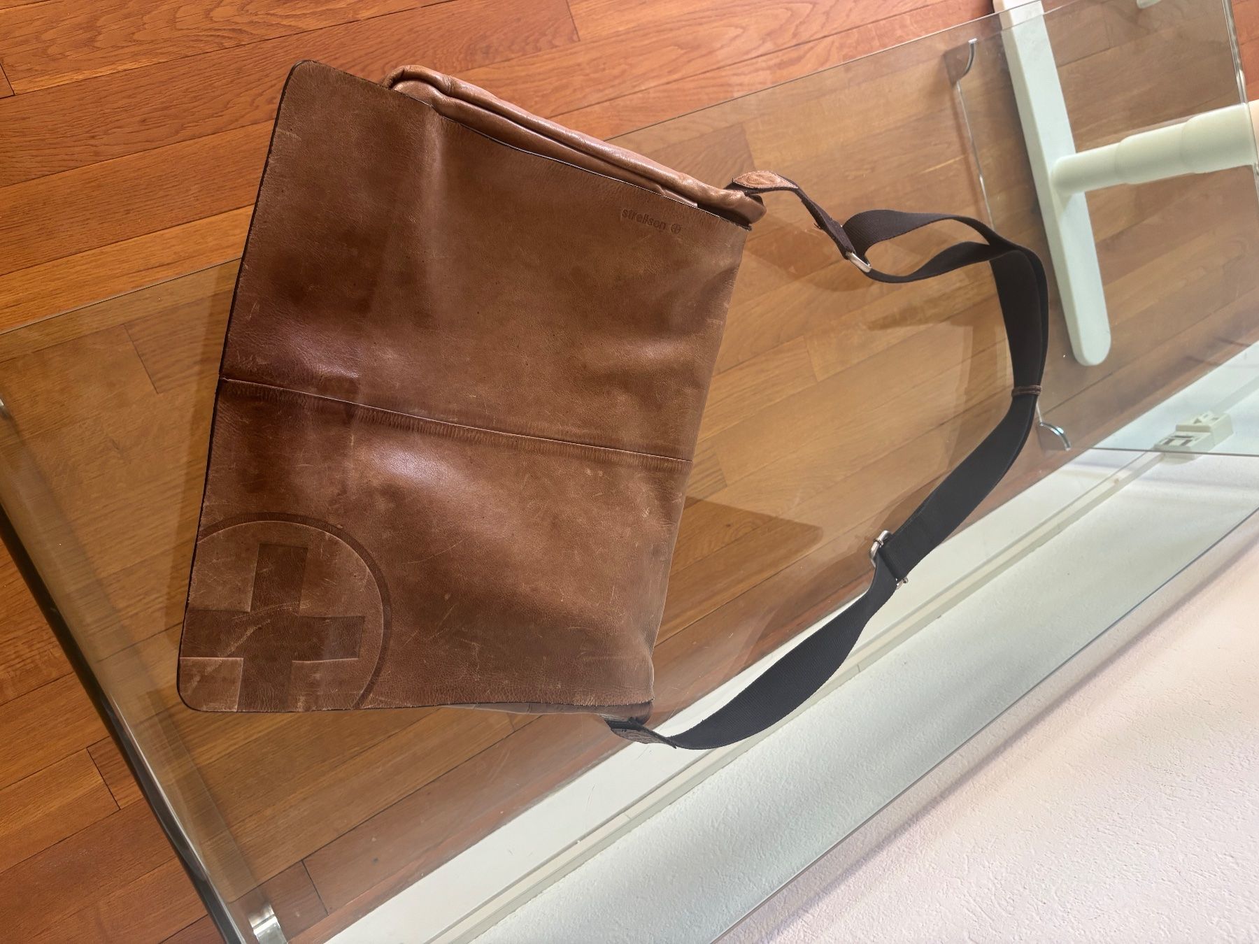 Strellson Taschen: Strellson Tasche aus Leder – Gebraucht aus Bern von 81guggi 4